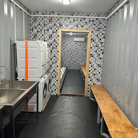 Afgelopen week heeft De Leeuw Kyiv geassisteerd in een mobiele sanitairwagen voor militairen.