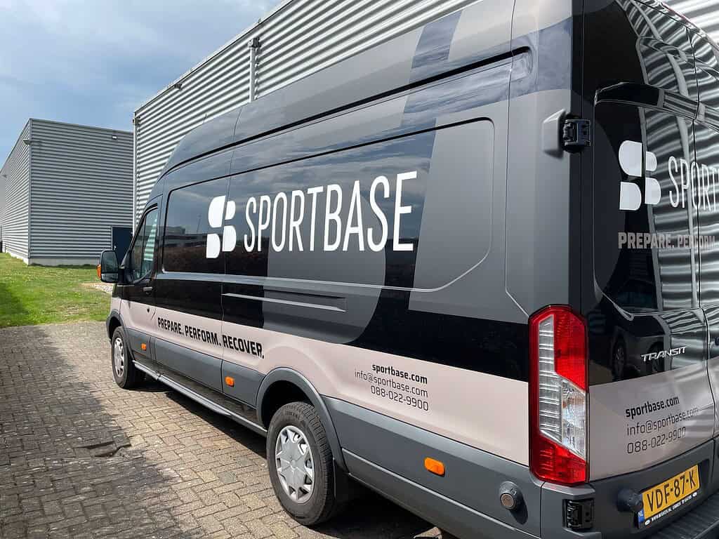 Sportbase heeft pallets met revalidatiegoederen gedoneerd voor Oekraïne