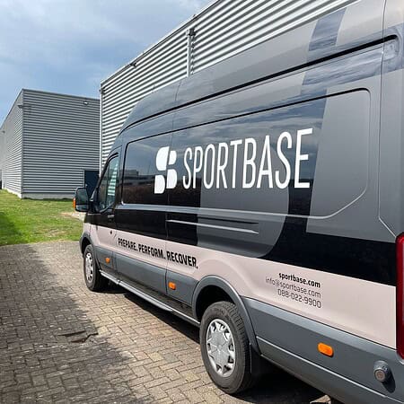 Sportbase heeft pallets met revalidatiegoederen gedoneerd voor Oekraïne