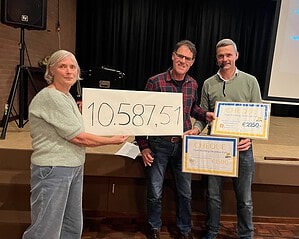 Meer dan €14.000 opgehaald dankzij lezing van Kees Huizinga bij een benefietavond in Glimmen